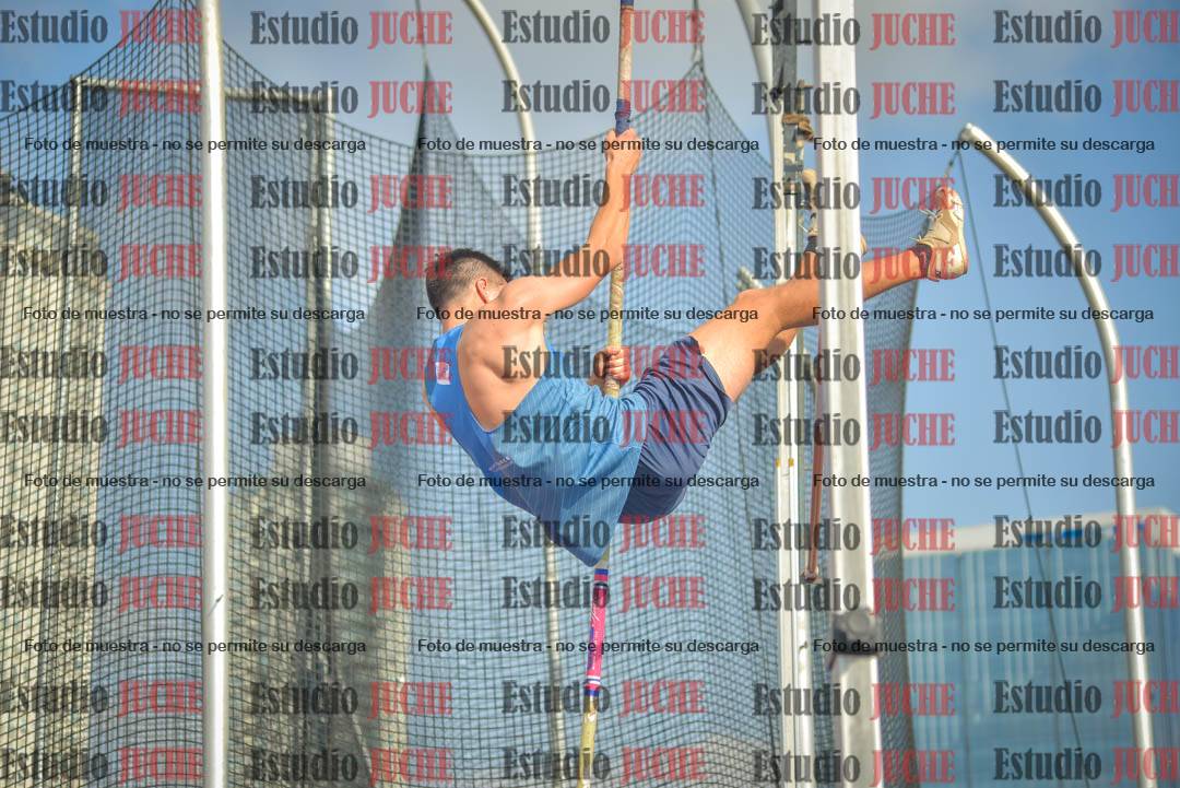 Fotos del salto con garrocha de varones - decatlón 8