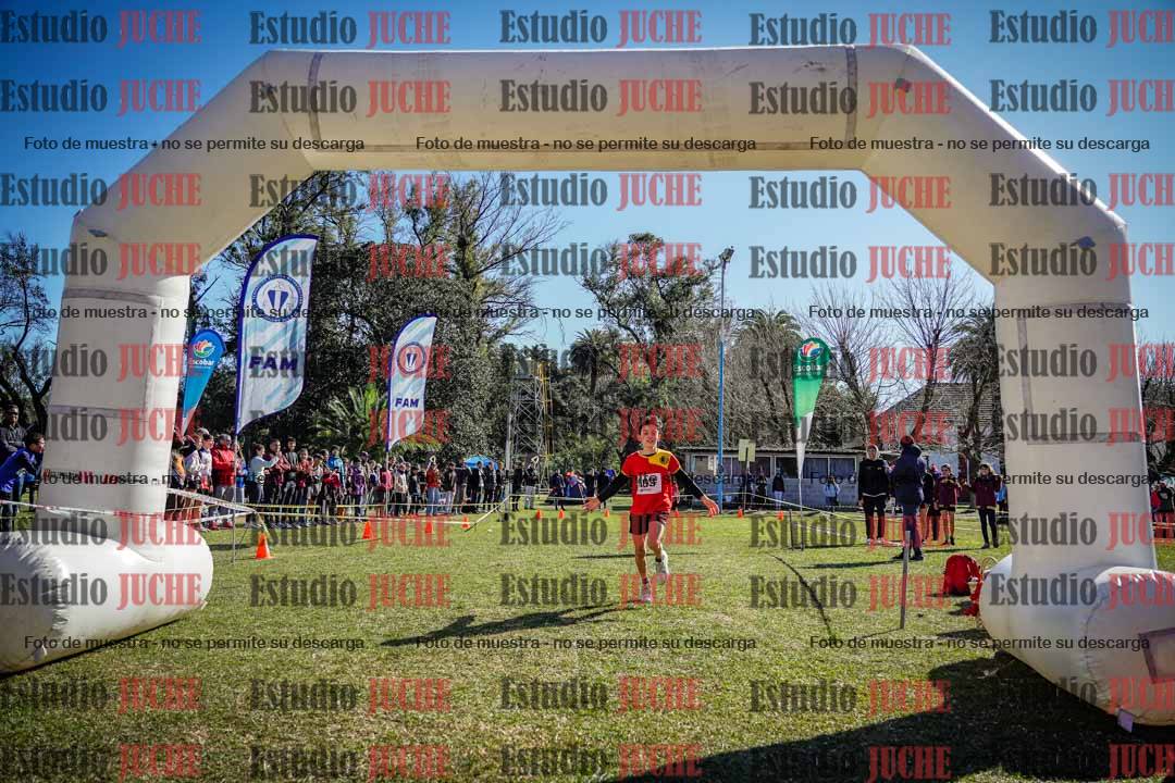 Fotos de la llegada del cross de 1000 m