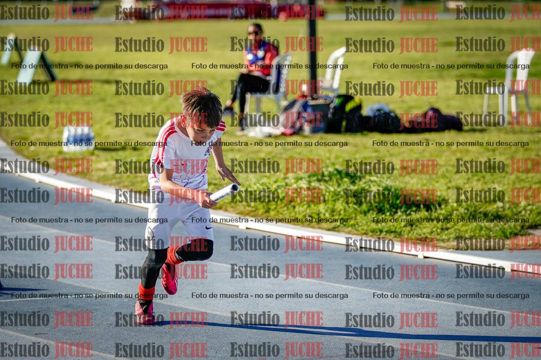 Fotos de las postas 5x80 m de varones