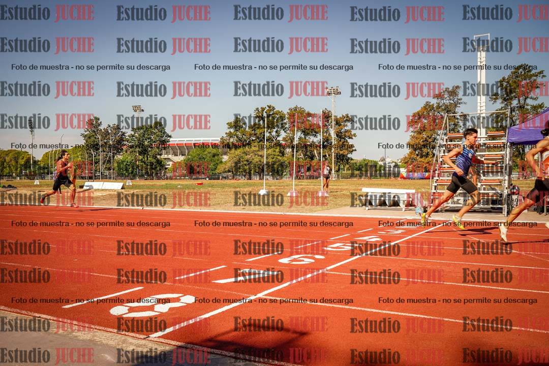 Fotos de los 400 m llanos de varones