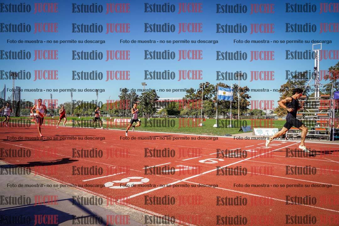 Fotos de los 400 m llanos de varones