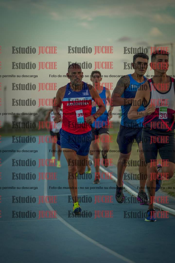 Fotos de los 3000 m llanos de varones