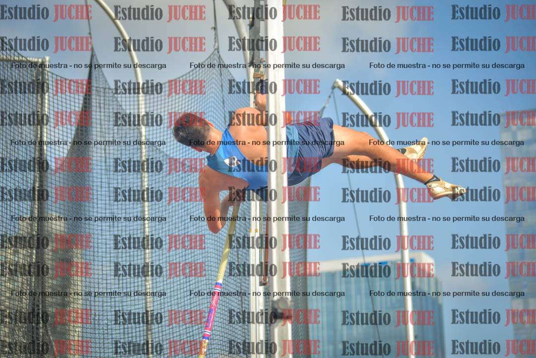 Fotos del salto con garrocha de varones - decatlón 8