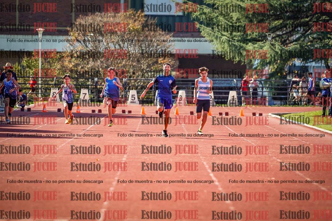 Fotos de los 80 m de varones