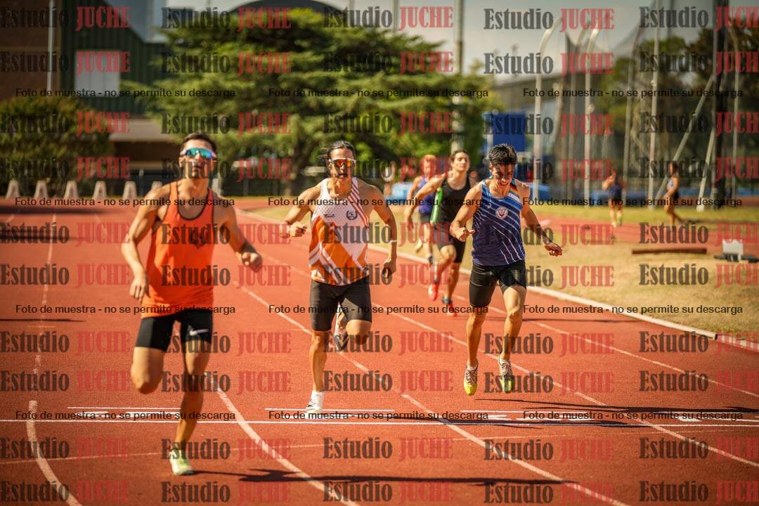 Fotos de los 400 m llanos de varones