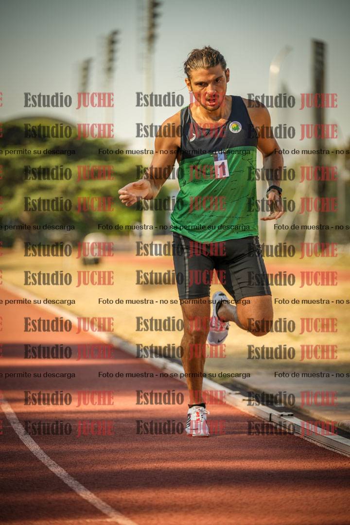 Fotos de los 800 m llanos de varones