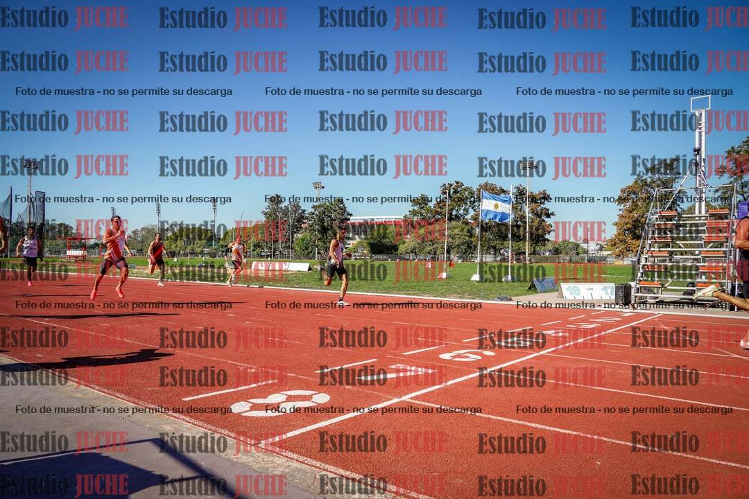 Fotos de los 400 m llanos de varones