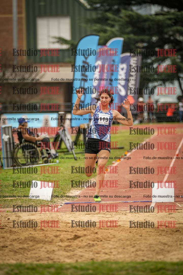Fotos del salto en largo de mujeres