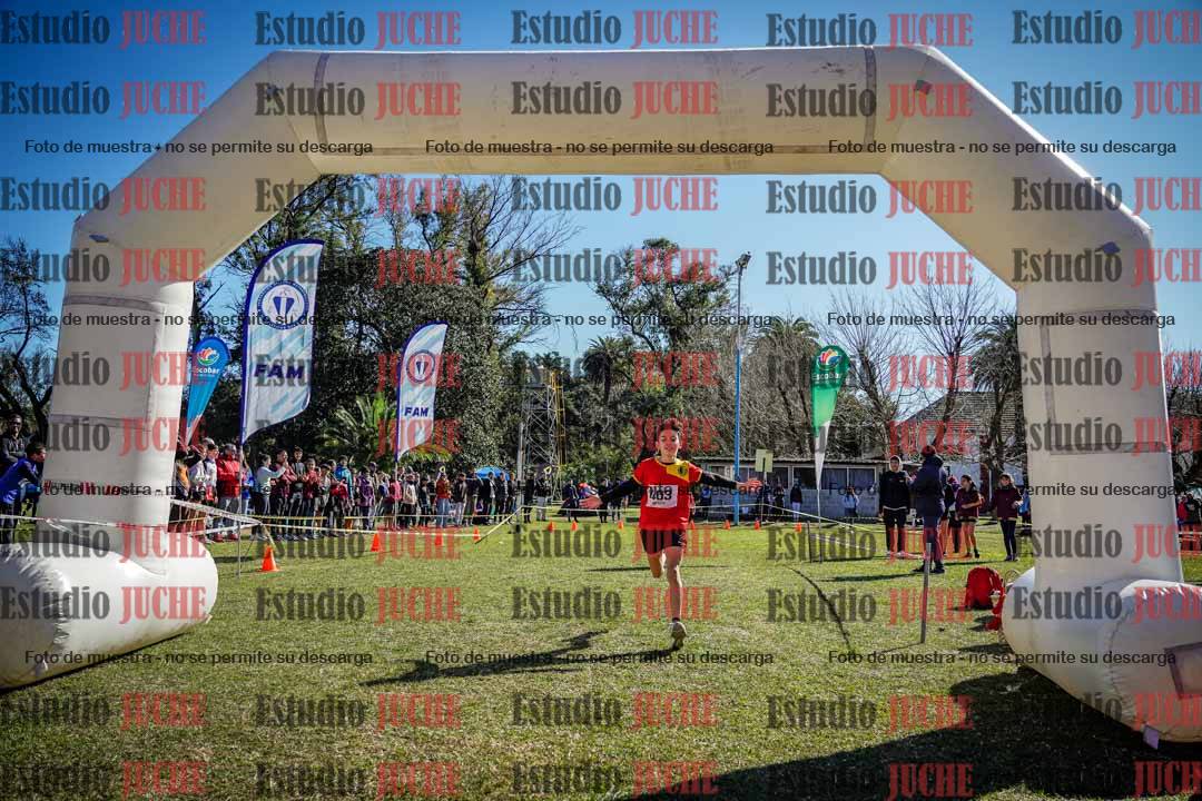 Fotos de la llegada del cross de 1000 m