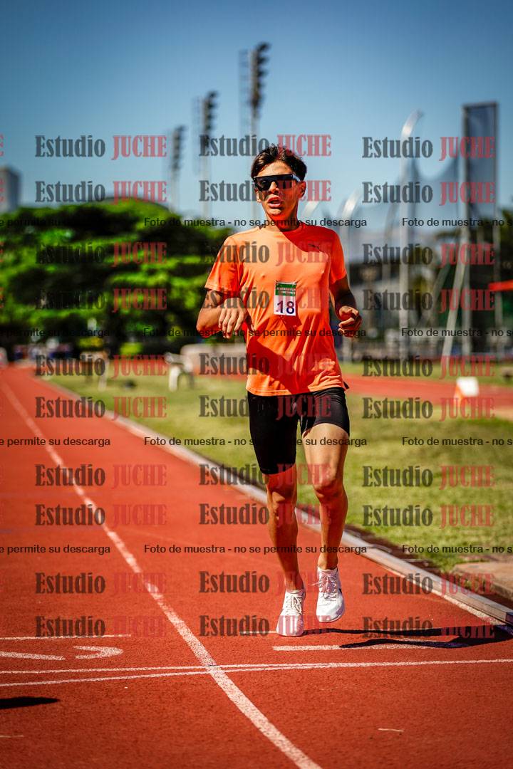 Fotos de los 800 m llanos de varones