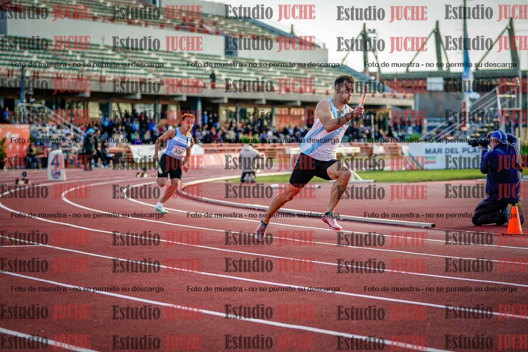 Fotos de las postas 4x100 m de varones - serie 1
