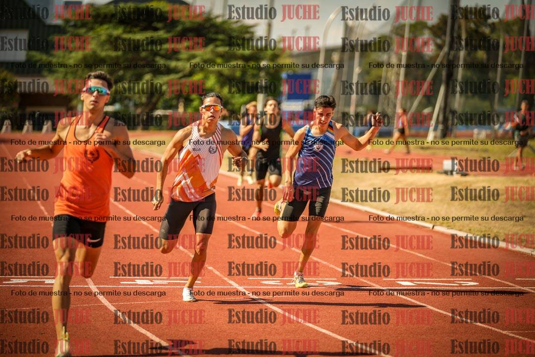 Fotos de los 400 m llanos de varones