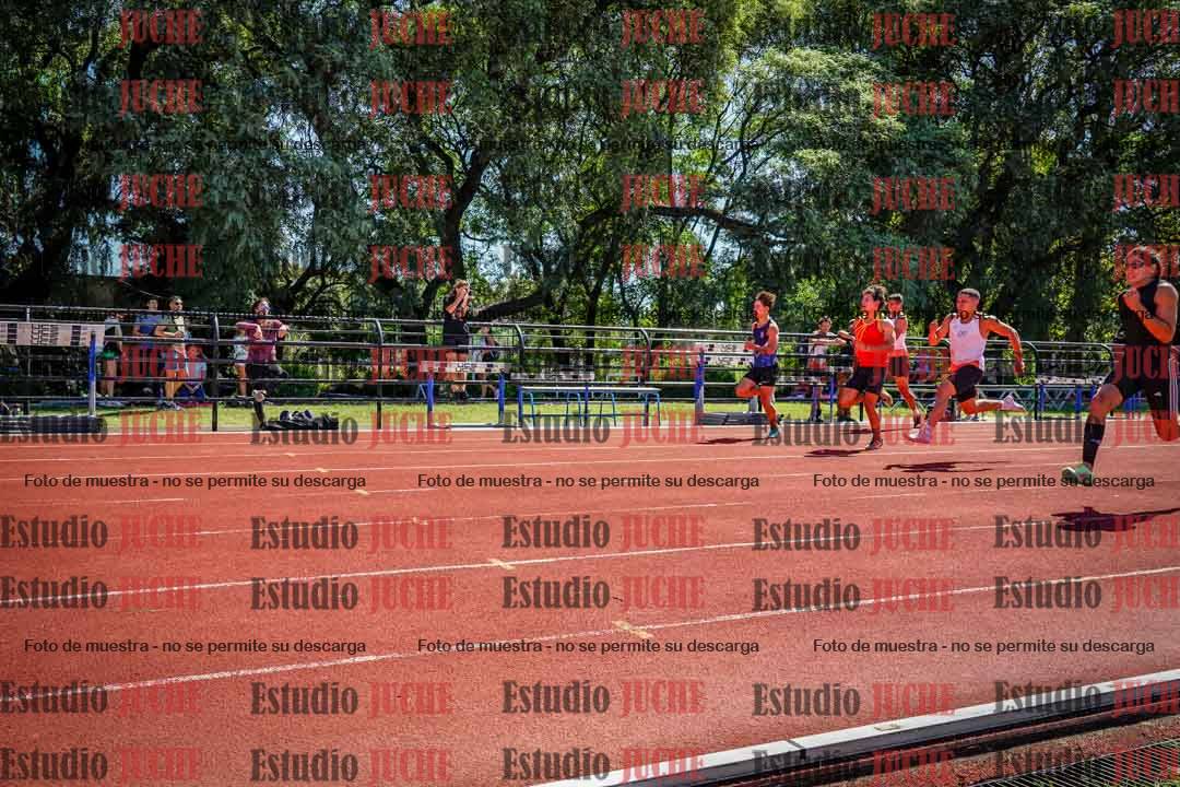 Fotos de los 100 m llanos de varones