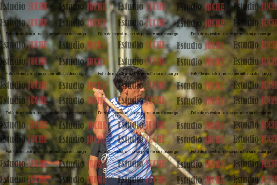 Fotos del salto con garrocha de varones - decatlón 8