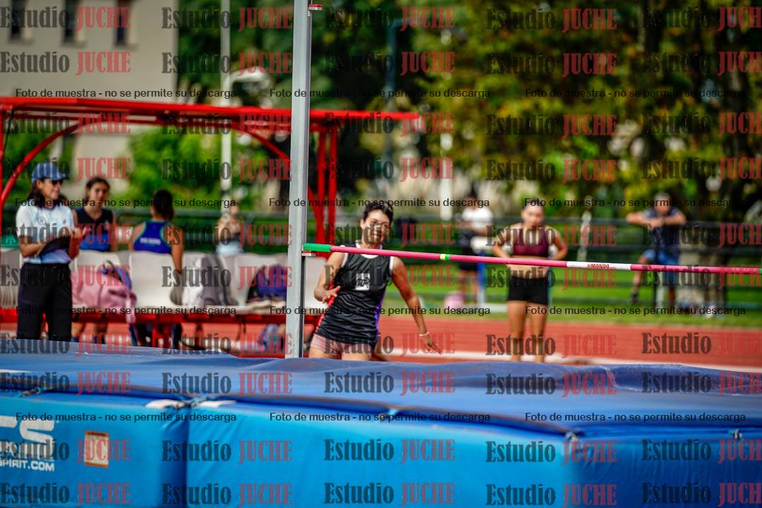 Fotos del salto en alto de mujeres