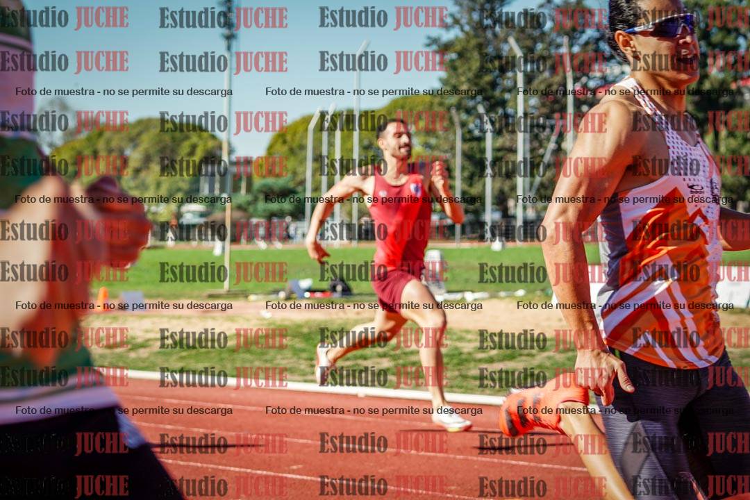 Fotos de los 400 m llanos de varones