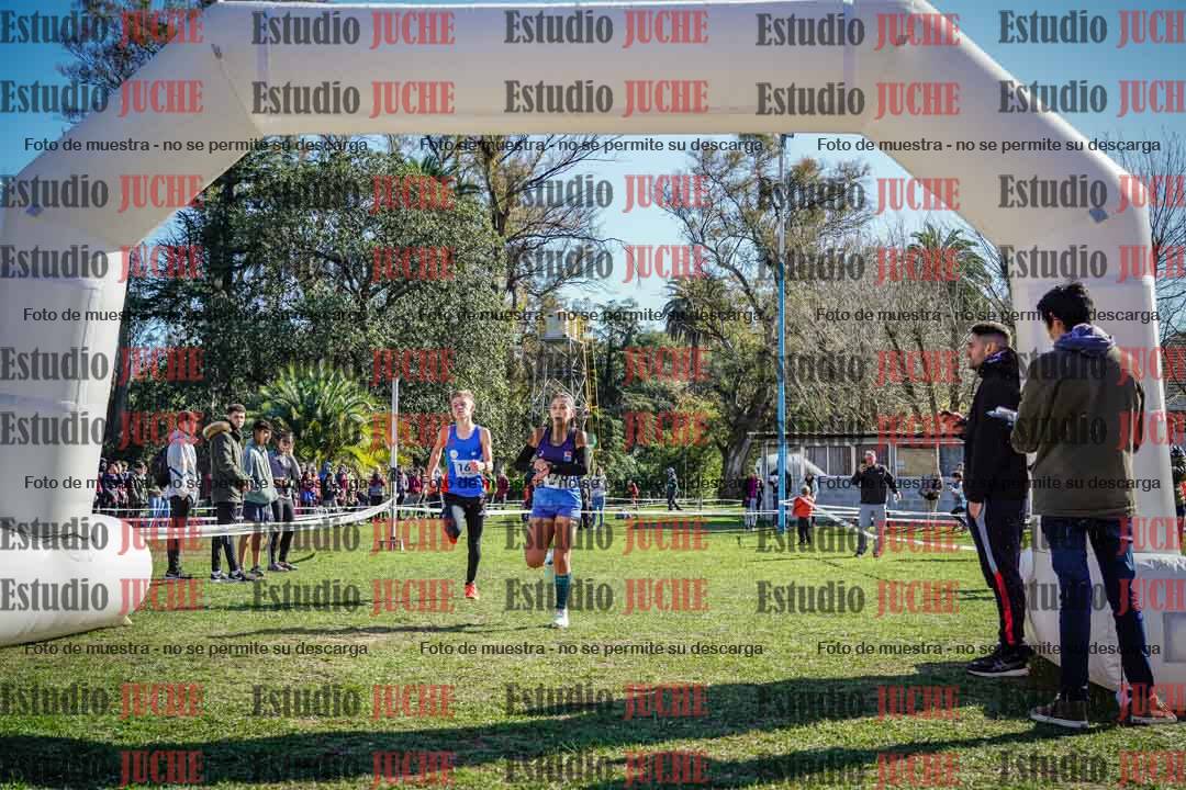 Fotos de la llegada del cross de 2000 m