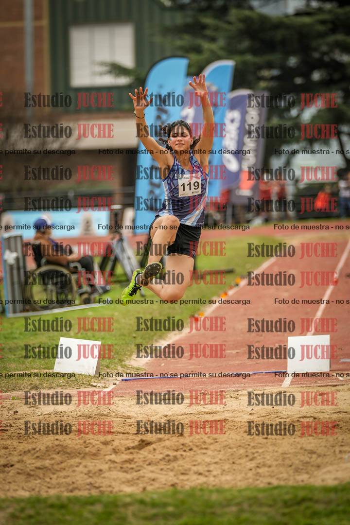 Fotos del salto en largo de mujeres
