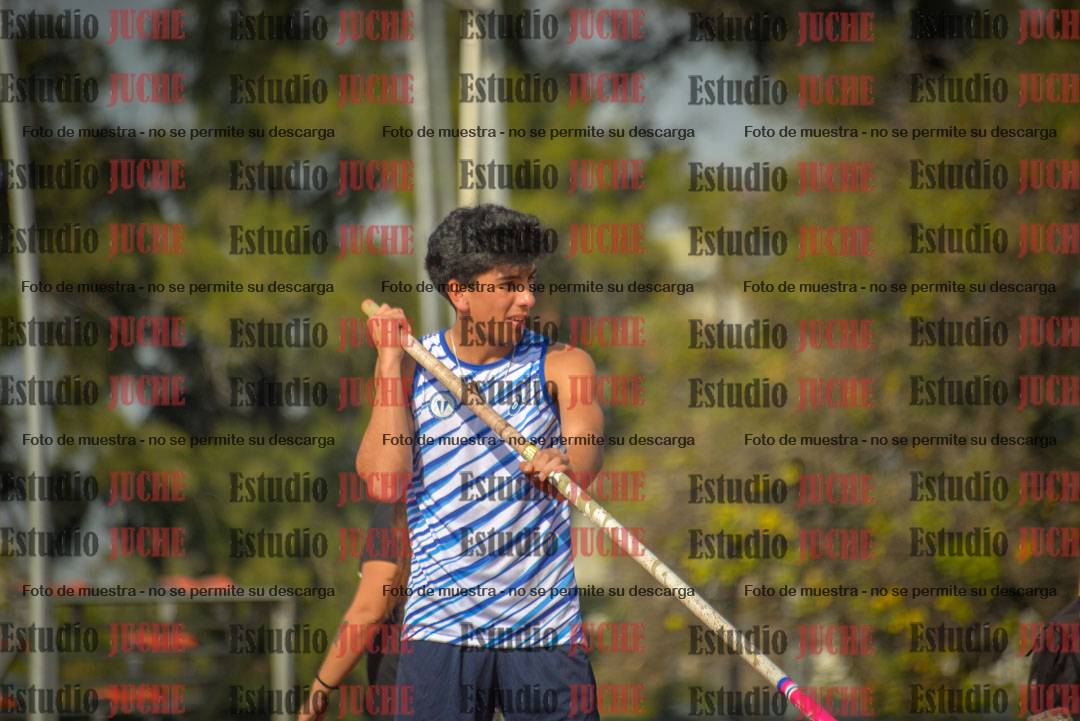Fotos del salto con garrocha de varones - decatlón 8