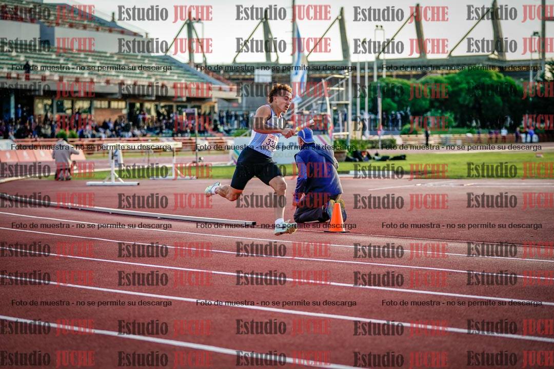 Fotos de las postas 4x100 m de varones - serie 1