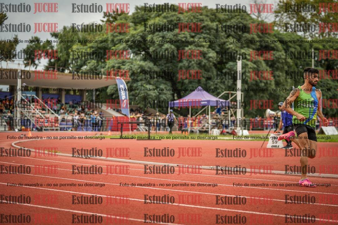 Fotos de los 400 m llanos de varones