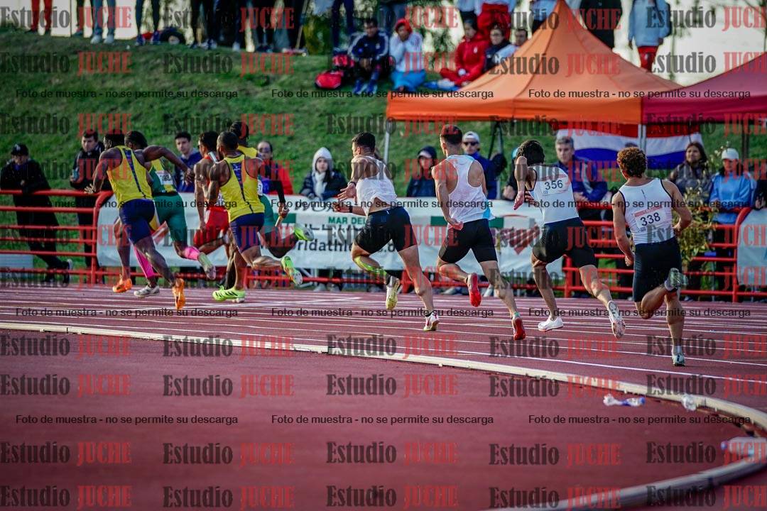 Fotos de las postas 4x100 m de varones - serie 1