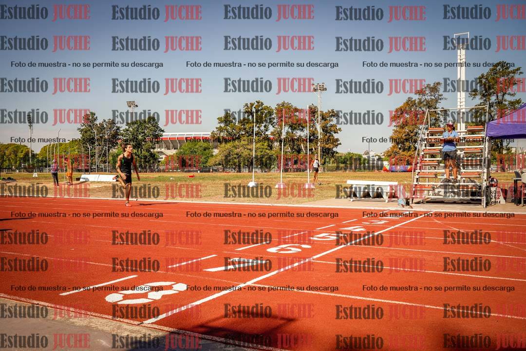 Fotos de los 400 m llanos de varones