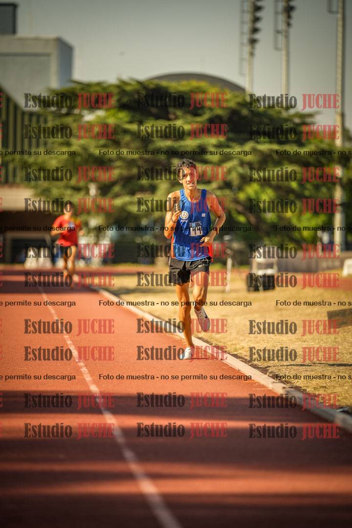 Fotos de los 800 m llanos de varones