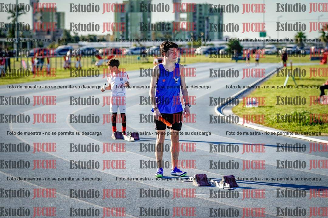 Fotos de las postas 5x80 m de varones