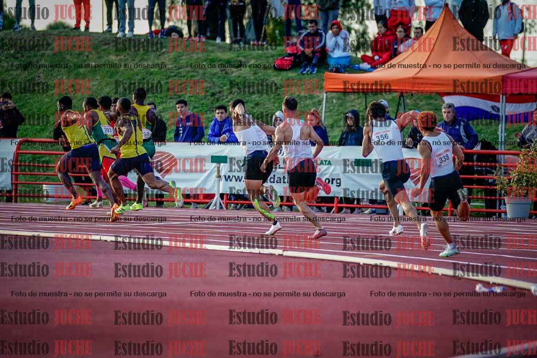 Fotos de las postas 4x100 m de varones - serie 1
