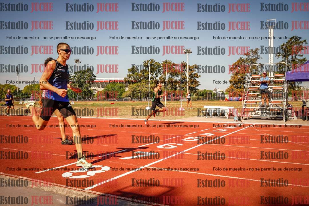 Fotos de los 400 m llanos de varones