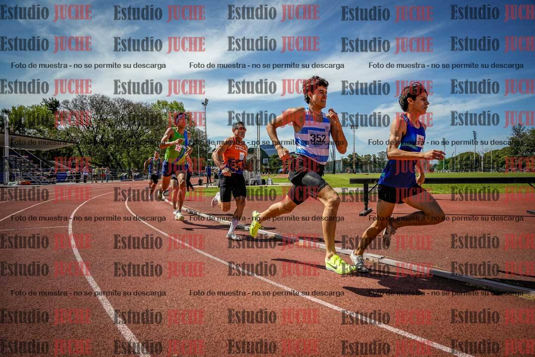 Fotos de los 800 m llanos de varones