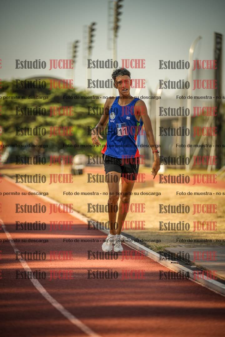 Fotos de los 800 m llanos de varones