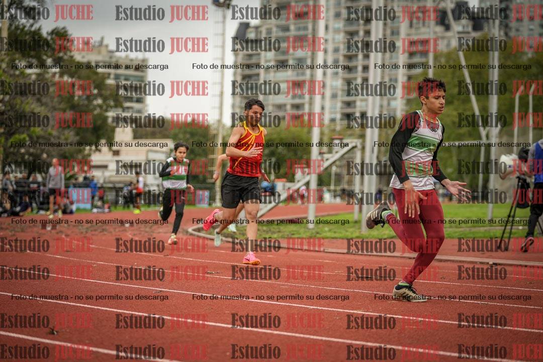 Fotos de los 200 m llanos de varones