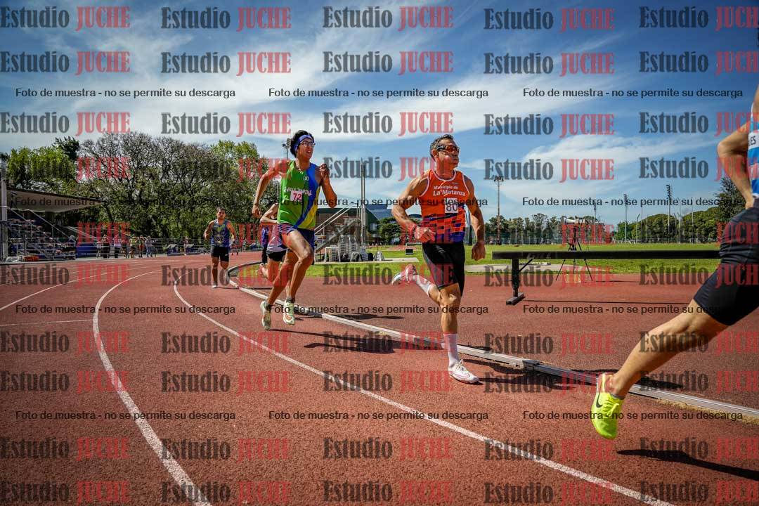 Fotos de los 800 m llanos de varones