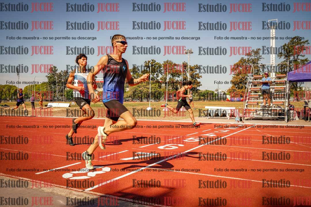 Fotos de los 400 m llanos de varones
