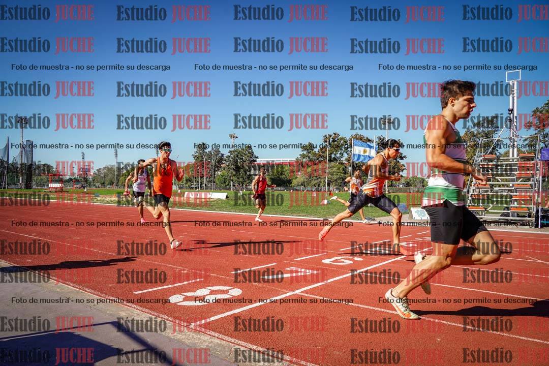 Fotos de los 400 m llanos de varones