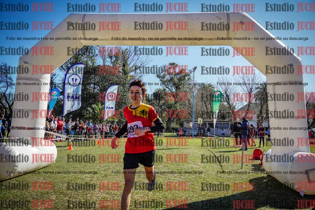 Fotos de la llegada del cross de 1000 m