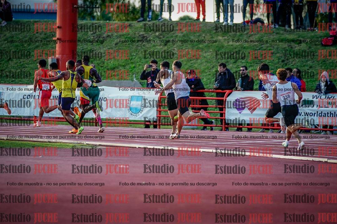 Fotos de las postas 4x100 m de varones - serie 1