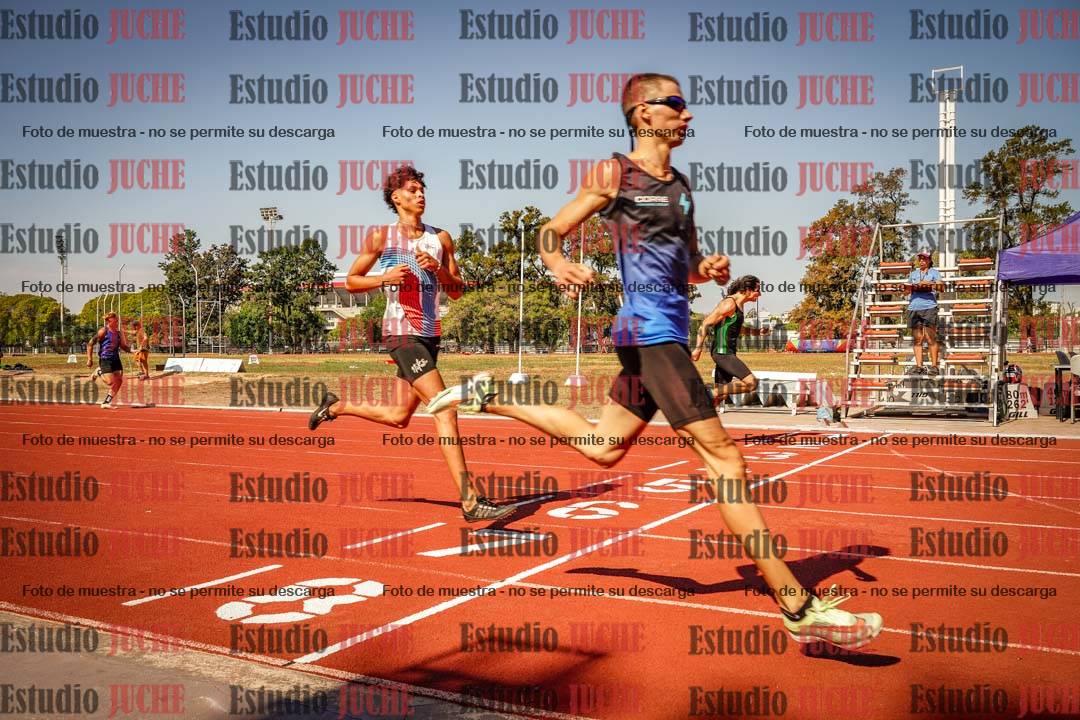 Fotos de los 400 m llanos de varones