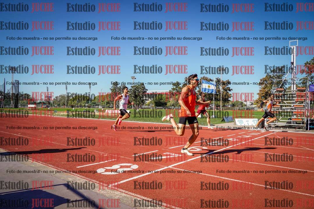 Fotos de los 400 m llanos de varones