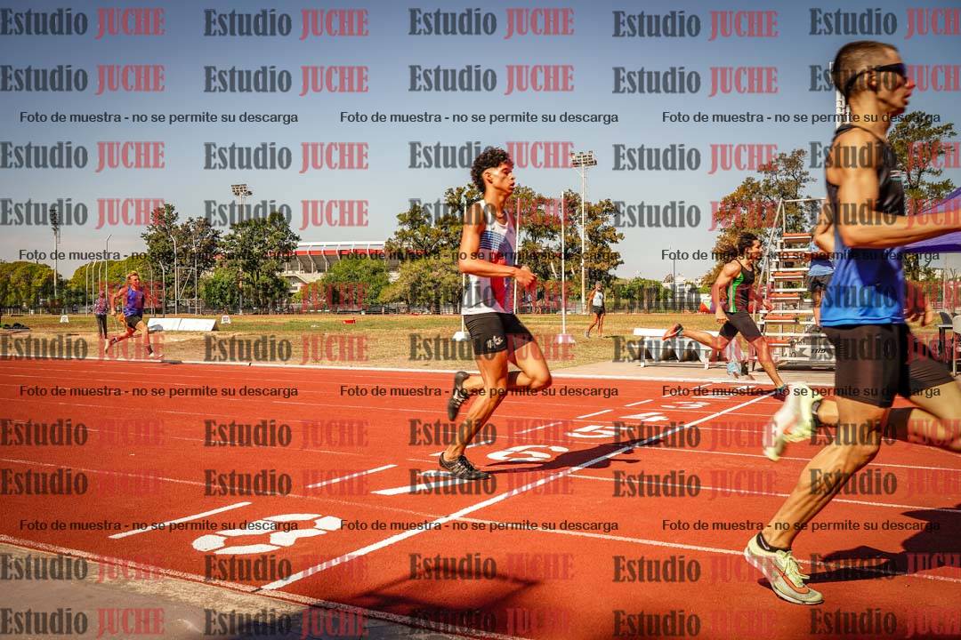 Fotos de los 400 m llanos de varones