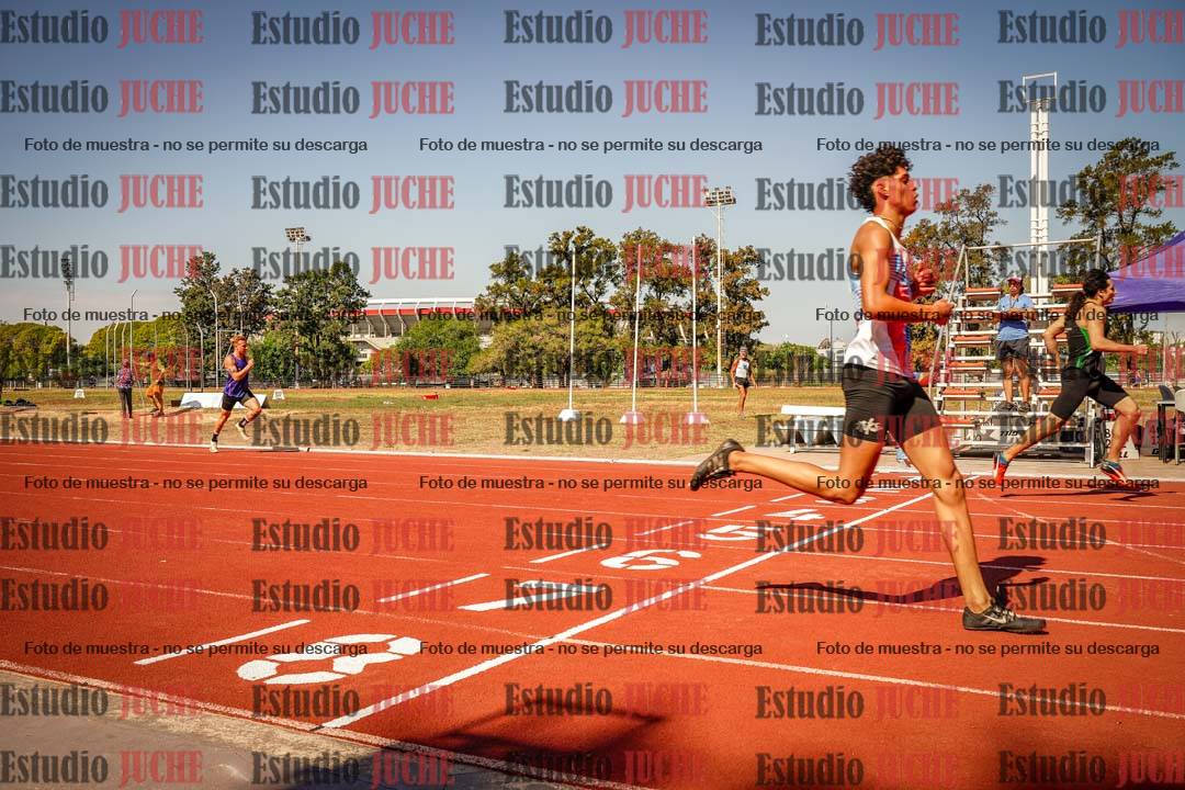 Fotos de los 400 m llanos de varones