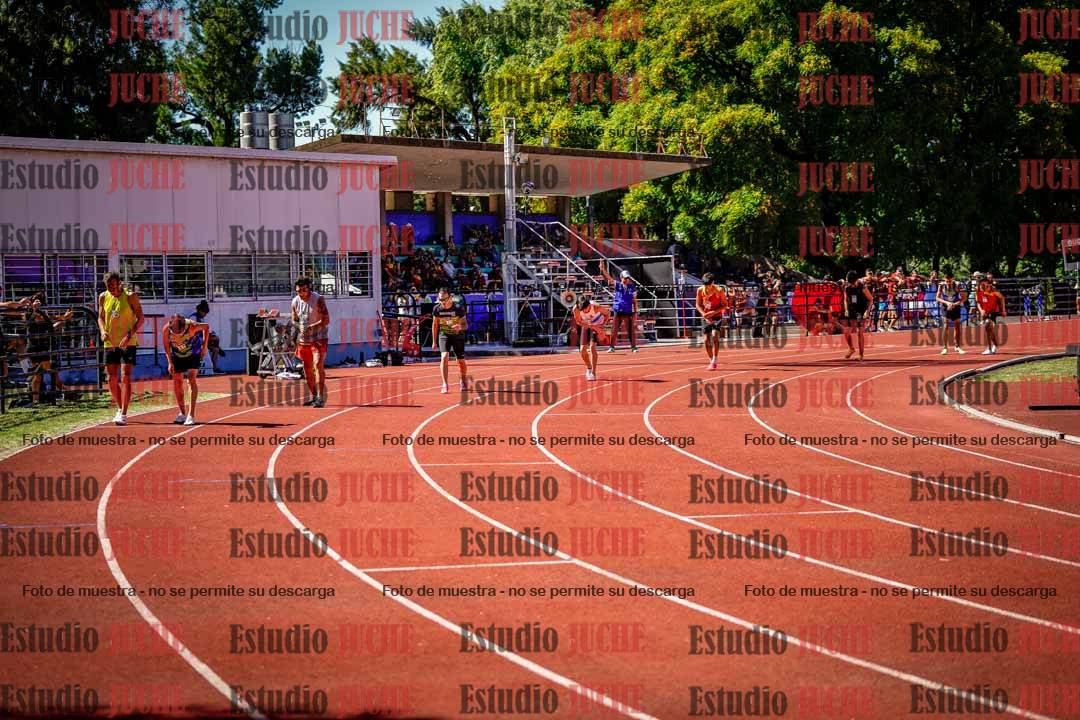 Fotos de los 800 m llanos de varones