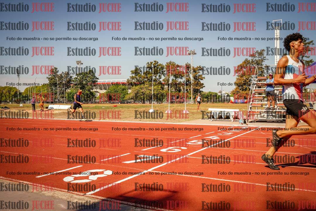 Fotos de los 400 m llanos de varones