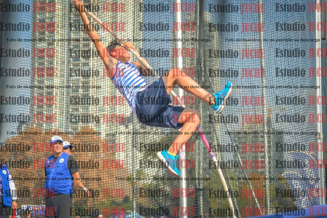 Fotos del salto con garrocha de varones - decatlón 8