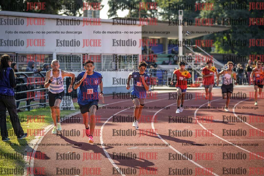 Fotos de los 800 m llanos de varones
