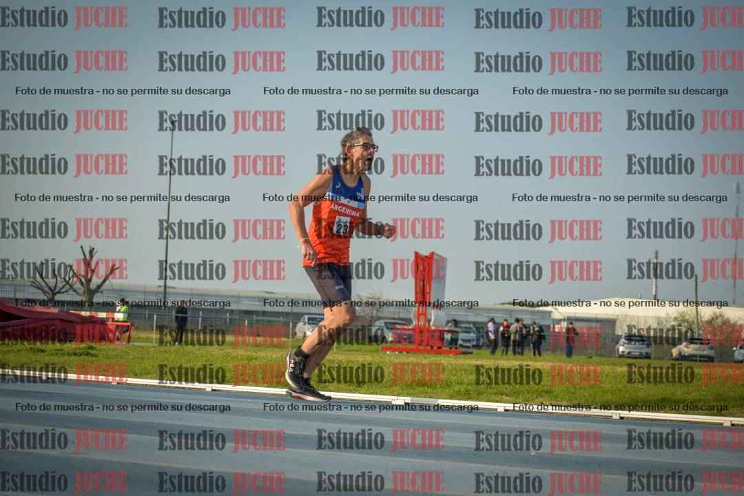 Fotos de los 3000 m llanos de varones