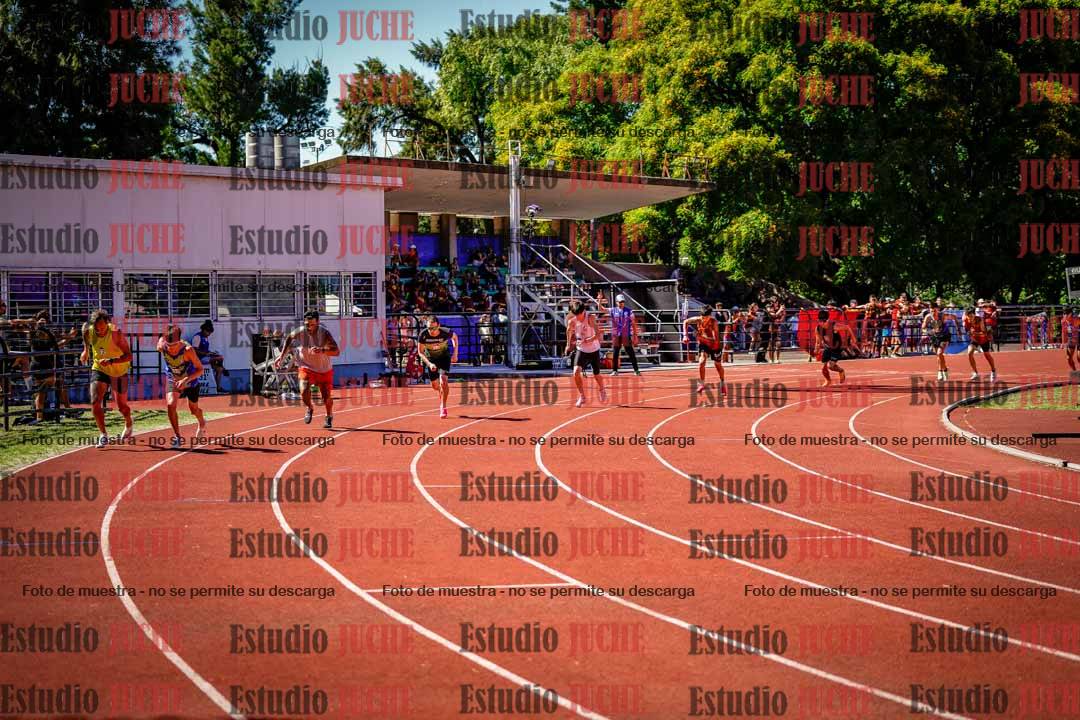 Fotos de los 800 m llanos de varones