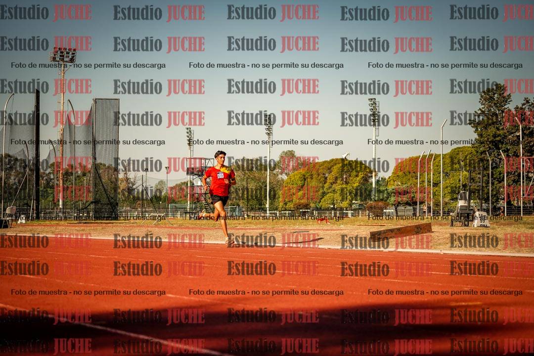 Fotos de los 800 m llanos de varones